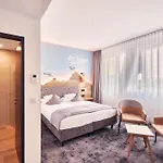 Отель Western Arabellapark 3*