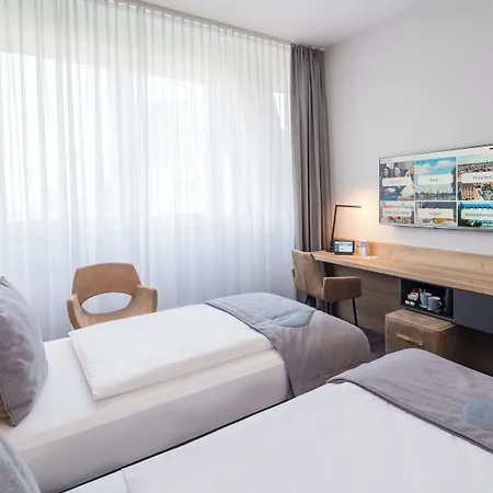 Western Arabellapark 3*