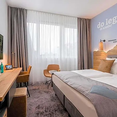 Western Arabellapark 3* Munich