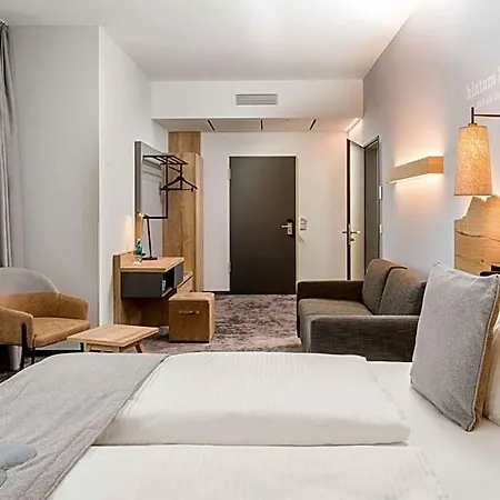 Western Arabellapark 3*